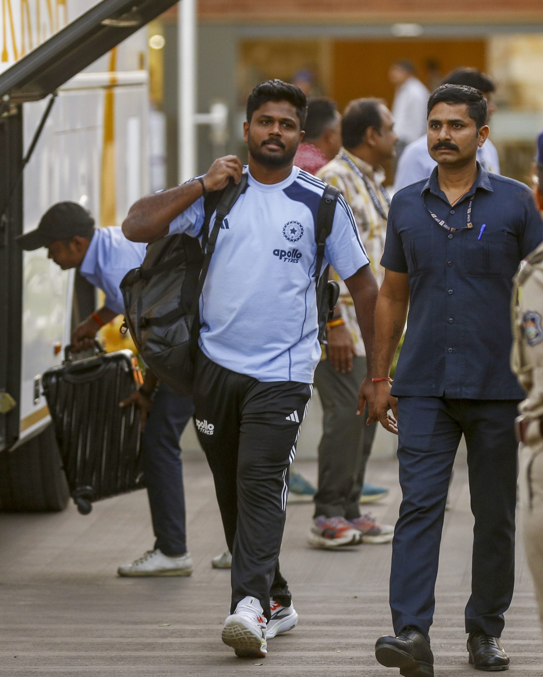 ലോകകപ്പ് ടീമിലേക്ക് അവകാശവാദമുന്നയിക്കാൻ സഞ്ജുവിന് ലഭിച്ച ഒരേയൊരു അവസരമായിരുന്നു ഇത്. ഇനി ന്യൂസീലൻഡ് പരമ്പരയിൽ ഒരു തരത്തിലുള്ള പരീക്ഷണങ്ങളും ഉണ്ടാവില്ല. അതുകൊണ്ട് തന്നെ സഞ്ജു ലോകകപ്പ് ടീമിൽ ഇടം നേടുമോ എന്ന് പോലും ഇപ്പോൾ സംശയമാണ്. 
