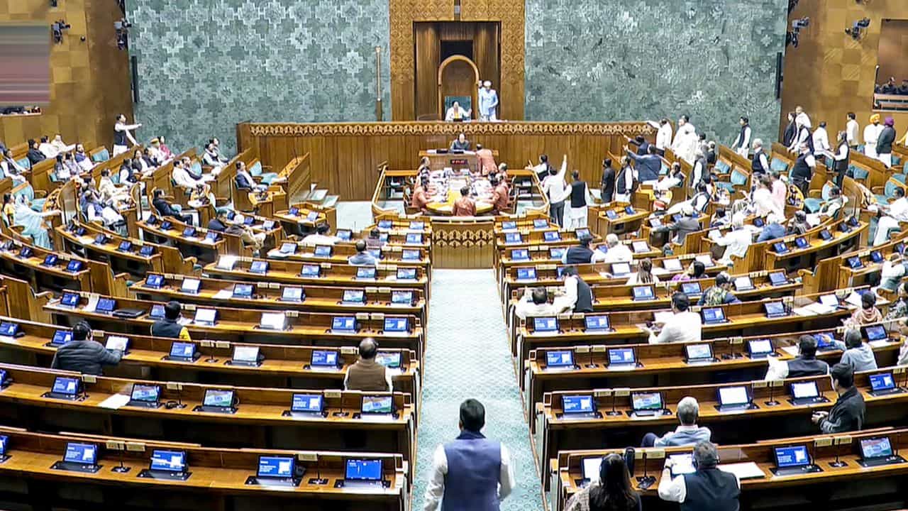 MGNREG അല്ല ഇനി VB G RAM G; ബില് പാര്ലമെന്റില് അവതരിപ്പിക്കും MGNREG അല്ല ഇനി VB G RAM G; ബില് പാര്ലമെന്റില് അവതരിപ്പിക്കും