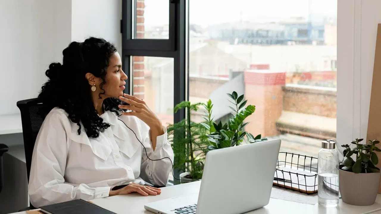 ഷോഗാനായി: നമുക്ക് മാറ്റാൻ കഴിയാത്ത കാര്യങ്ങളെക്കുറിച്ച് ആവശ്യമില്ലാതെ വിഷമിക്കുന്നതിനു പകരം അവയെ അംഗീകരിക്കാൻ ഈ തത്വം പഠിപ്പിക്കുന്നു. 'ഇത് ഇപ്പോൾ എനിക്ക് മാറ്റാൻ കഴിയുന്ന ഒന്നാണോ?' എന്ന് സ്വയം ചോദിക്കുക. അല്ലെങ്കിൽ സമാധാനത്തോടെ അത് സ്വീകരിച്ച്, ചെയ്യാൻ കഴിയുന്ന കാര്യങ്ങളിൽ ശ്രദ്ധ കേന്ദ്രീകരിക്കുക.