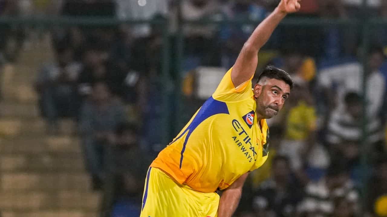 R Ashwin: ഇന്ത്യയിലെ ക്രിക്കറ്റ് ടെലികാസ്റ്റിങ് മങ്ങിയിരിക്കുന്നത് എന്തുകൊണ്ട്?; കാരണം സൂര്യനെന്ന് ആർ അശ്വിൻ