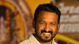 Rahul Mamkootathil: ജാമ്യാപേക്ഷ പരിഗണിക്കുന്നതിന് മുമ്പ് രാഹുലിനെ പിടികൂടാന് പൊലീസ്; ഒളിസങ്കേതം കണ്ടെത്തി; അന്വേഷണം ബെംഗളൂരുവിലേക്കും Rahul Mamkootathil: ജാമ്യാപേക്ഷ പരിഗണിക്കുന്നതിന് മുമ്പ് രാഹുലിനെ പിടികൂടാന് പൊലീസ്; ഒളിസങ്കേതം കണ്ടെത്തി; അന്വേഷണം ബെംഗളൂരുവിലേക്കും