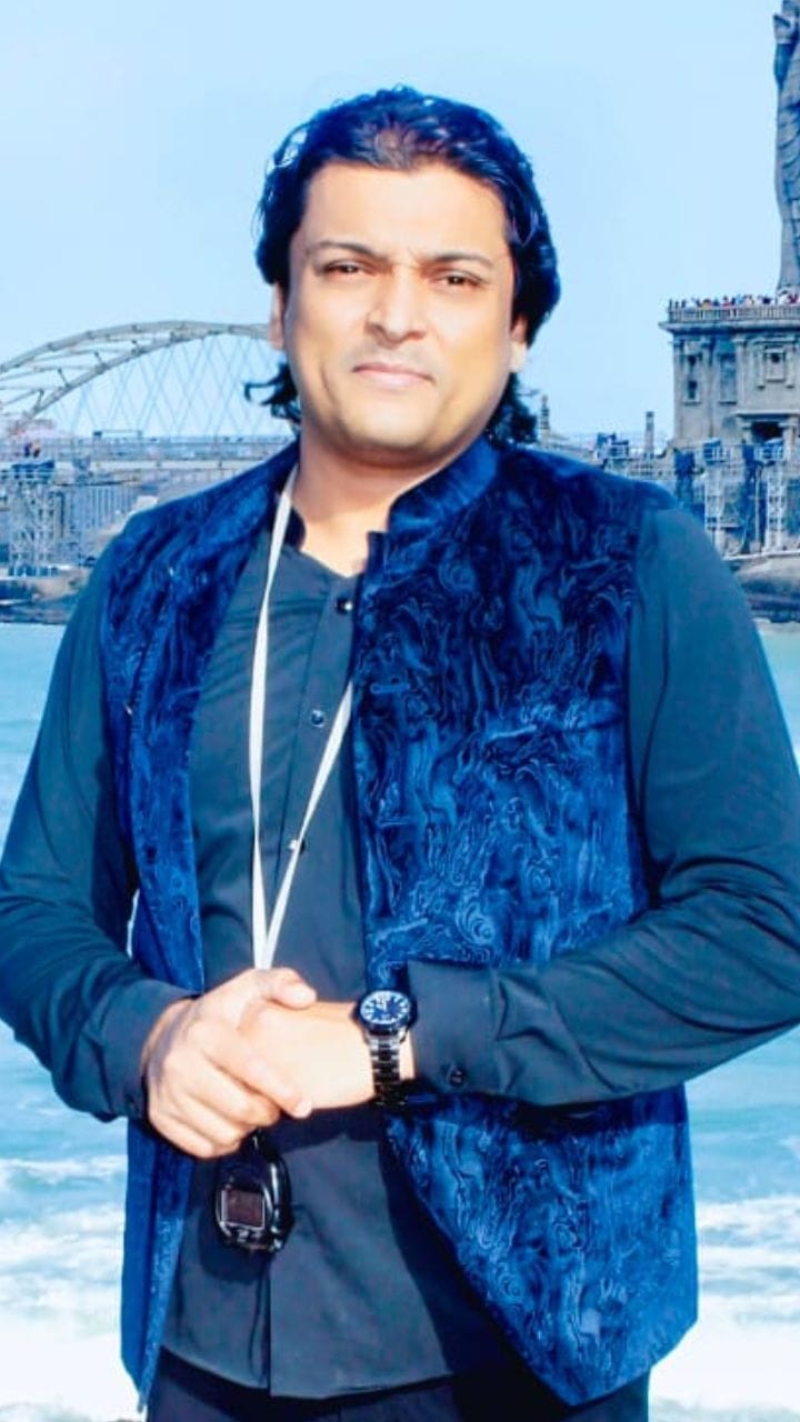 നിരാഹാരമിരുന്ന് രാഹുൽ ഈശ്വര്‍