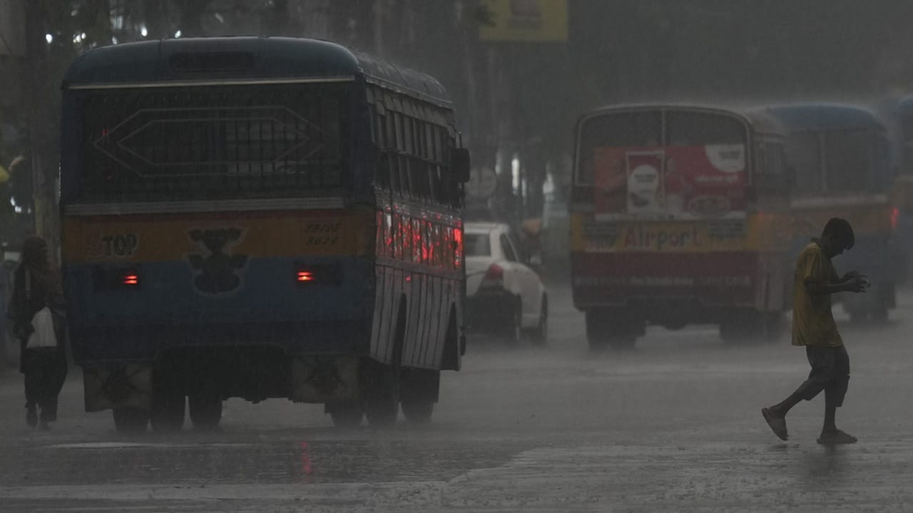 Kerala Rain Alert: അലര്‍ട്ടുകളില്ലെങ്കിലും മഴ തുടരും; ഓരോ ജില്ലകളിലെയും സാധ്യതകള്‍ ഇങ്ങനെ; കാലാവസ്ഥ വകുപ്പിന്റെ മുന്നറിയിപ്പ്‌