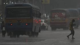 Kerala Rain Alert: അലര്‍ട്ടുകളില്ലെങ്കിലും മഴ തുടരും; ഓരോ ജില്ലകളിലെയും സാധ്യതകള്‍ ഇങ്ങനെ; കാലാവസ്ഥ വകുപ്പിന്റെ മുന്നറിയിപ്പ്‌...