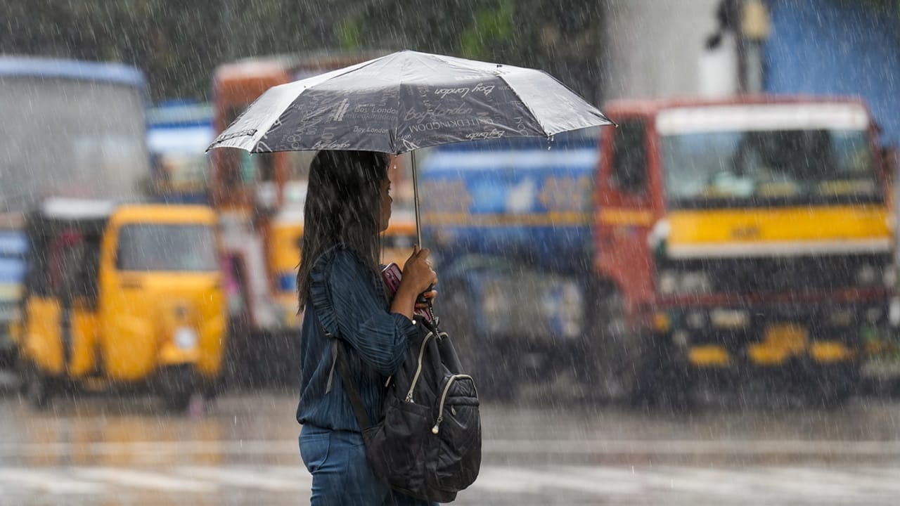 Kerala Rain Alert: വോട്ട് ചെയ്യാന്‍ പോകുമ്പോള്‍ കുടയെടുക്കണോ? മഴ പണി തരുമോ? കാലാവസ്ഥ മുന്നറിയിപ്പ്‌