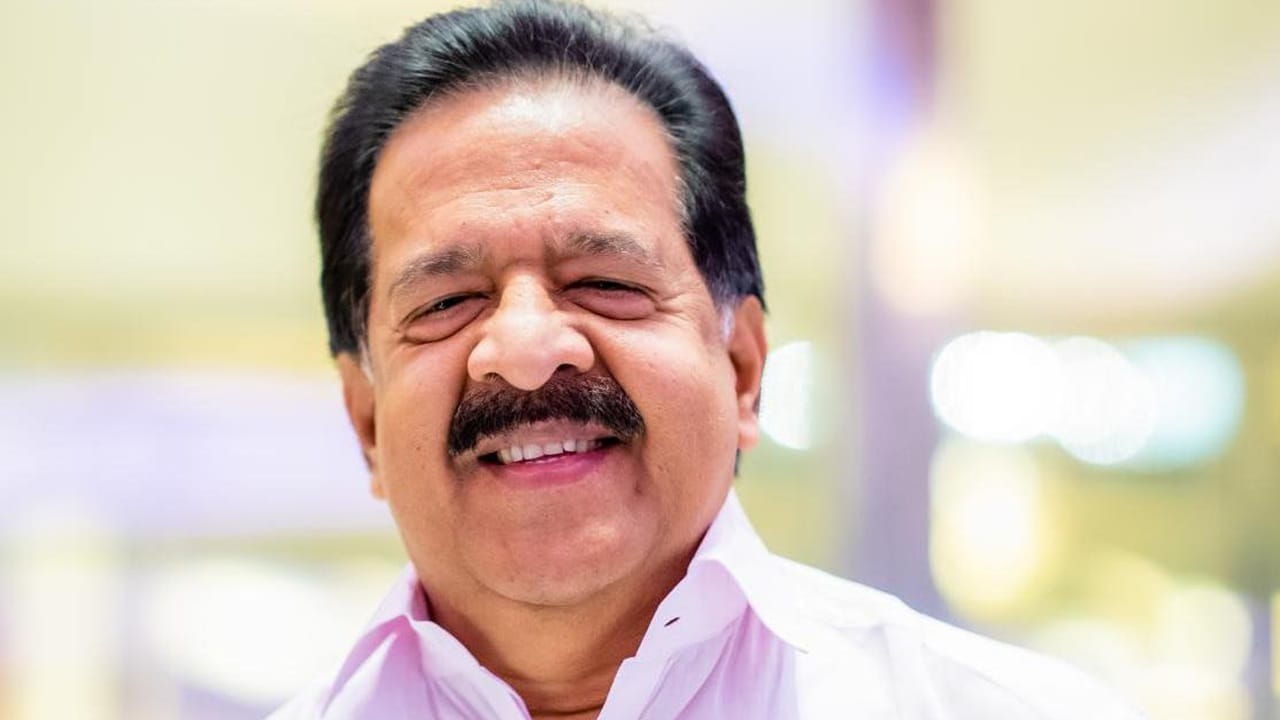 Sabarimala Gold Scam: ശബരിമലയിലെ സ്വര്‍ണക്കൊള്ളയ്ക്ക് പിന്നില്‍ വന്‍ റാക്കറ്റോ? പുരാവസ്തു കള്ളക്കടത്ത് സംഘത്തിന്റെ പങ്ക് അന്വേഷിക്കണമെന്ന് രമേശ് ചെന്നിത്തല