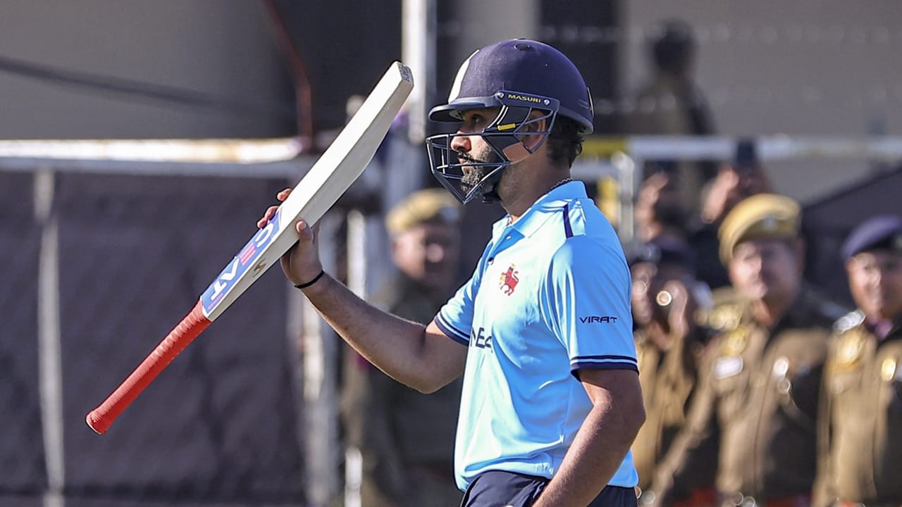 സിക്കിമിനെതിരെ ആദ്യം നടന്ന മത്സരത്തില്‍ താരം സെഞ്ചുറി നേടിയിരുന്നു. 94 പന്തില്‍ 155 റണ്‍സാണ് രോഹിത് നേടിയത്. 18 ഫോറും ഒമ്പത് സിക്‌സുകളും താരം നേടി  (Image Credits: PTI)