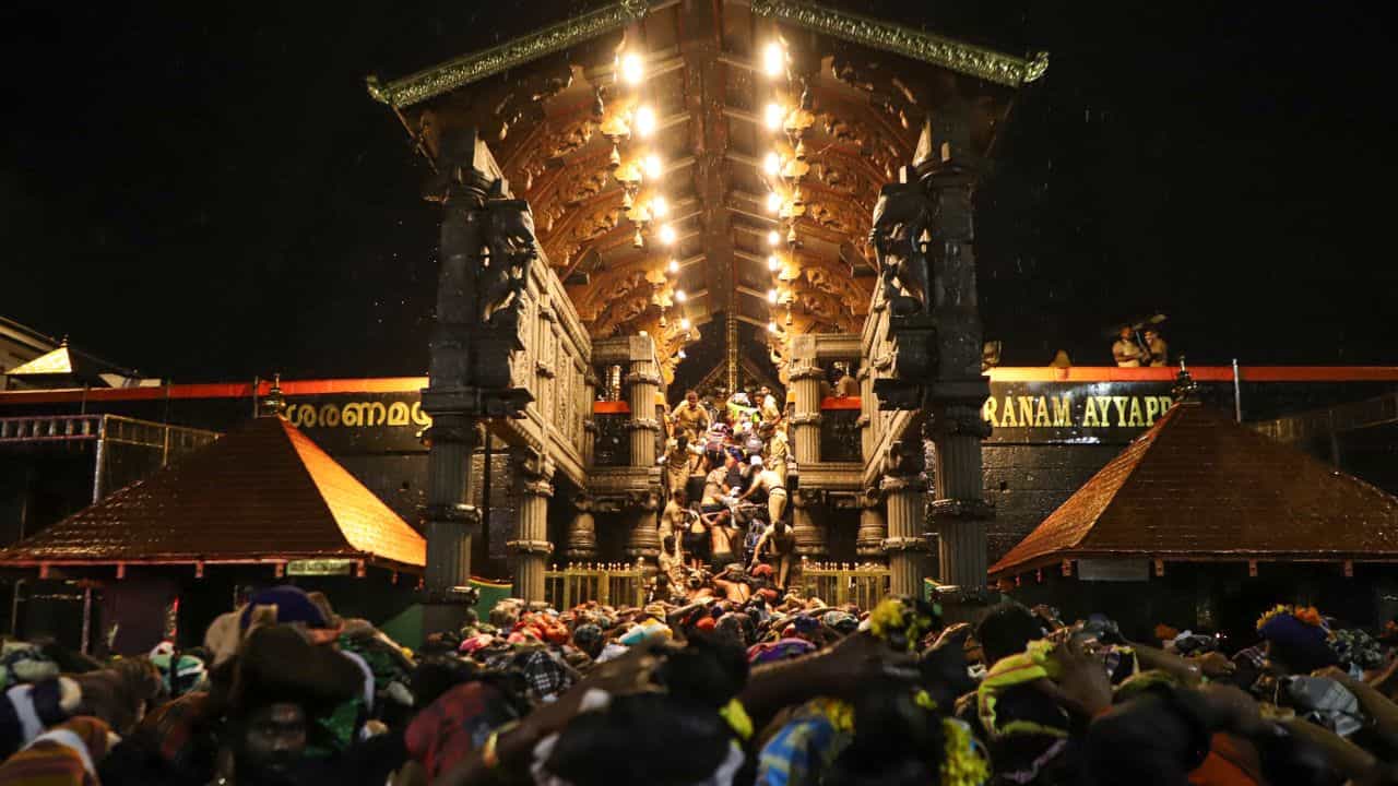 Sabarimala Makara Vilakku: മകരവിളക്കിനായി ശബരിമല നട തുറന്നു; സന്നിധാനത്ത് വൻ ഭക്തജനത്തിരക്ക്