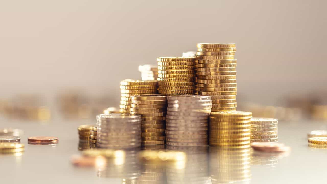 Gold-Silver Rate: ഹൈ സ്പീഡില്‍ സ്വര്‍ണവും വെള്ളിയും; വിലക്കയറ്റം നിയന്ത്രിക്കാന്‍ സര്‍ക്കാര്‍ എന്തെങ്കിലും ചെയ്യുമോ?