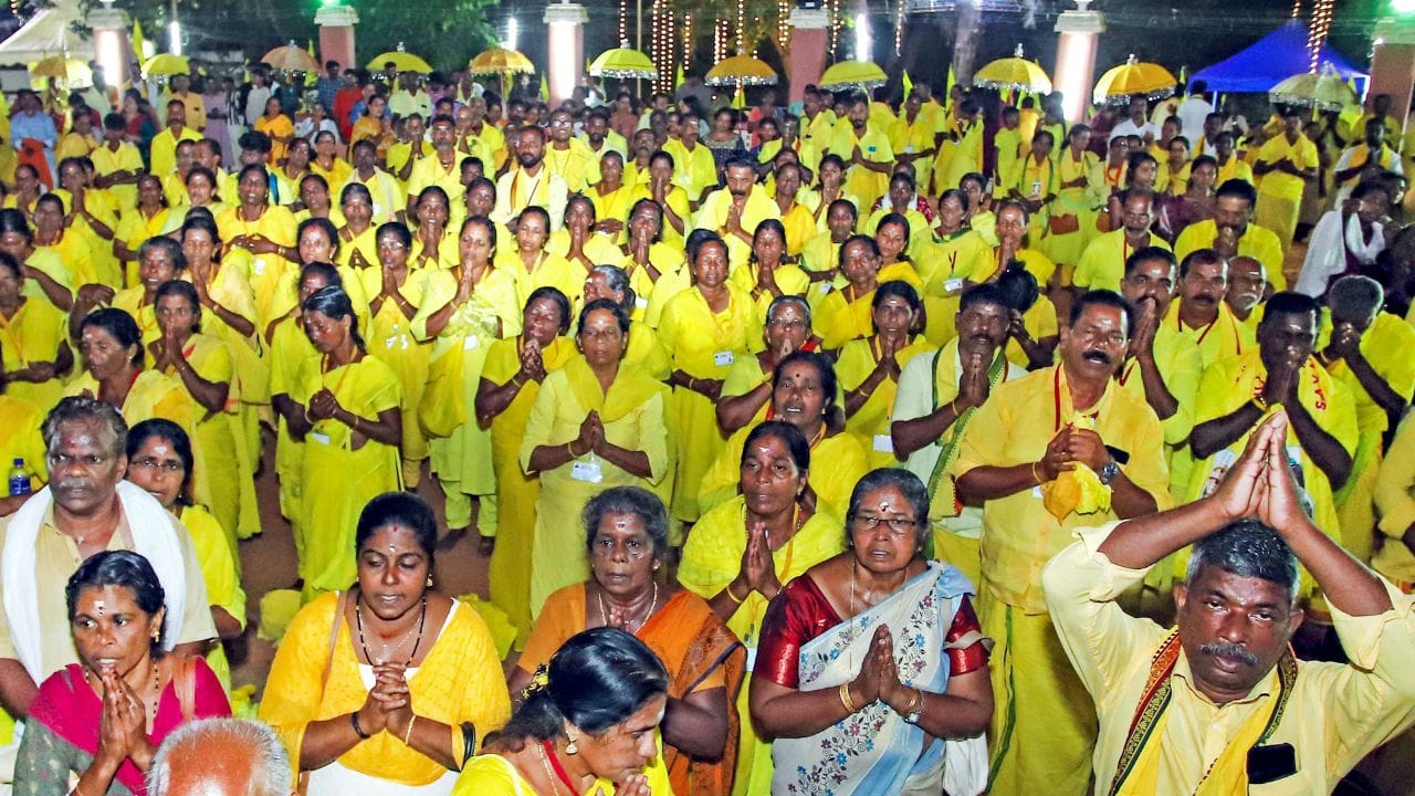 ഡിസംബര്‍ 31ന് 93ാമത് ശിവഗിരി തീര്‍ത്ഥാടനത്തോടനുബന്ധിച്ച് തിരുവനന്തപുരം ജില്ലയിലെ വിവിധ താലൂക്കുകള്‍ക്ക് അവധി പ്രഖ്യാപിച്ചു. ചിറയിന്‍കീഴ്, വര്‍ക്കല താലൂക്കുകള്‍ക്കാണ് അവധിയുള്ളത്. 

