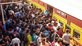 യാത്രാ ദുരിതം മാറുമോ? കേരളത്തിന് സ്പെഷ്യൽ ട്രെയിനുകൾ അനുവദിച്ചു