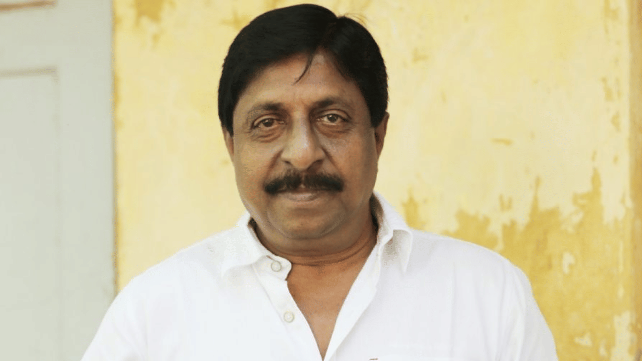 Sreenivasan: 48 വർഷം നീണ്ട സിനിമാ ജീവിതം; ഇടതുപക്ഷത്തിൽ വിശ്വസിച്ച് ഇടതുപക്ഷത്തെ വിമർശിച്ച നടൻ