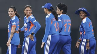 India Women vs Srilanka Women: കാര്യവട്ടം ടി20യിൽ ശ്രീലങ്കയ്ക്ക് ബാറ്റിങ്; ഇന്ത്യൻ ടീമിന് പിന്തുണയുമായി ഗ്യാലറി