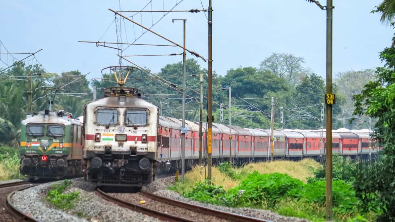 Railway Update: തത്കാൽ ടിക്കറ്റ് ബുക്ക് ചെയ്യൽ ഇനിയത്ര എളുപ്പമല്ല; ധൻബാദ് എക്സ്പ്രസിൽ ഉൾപ്പെടെ പുതിയ പരിഷ്കരണം