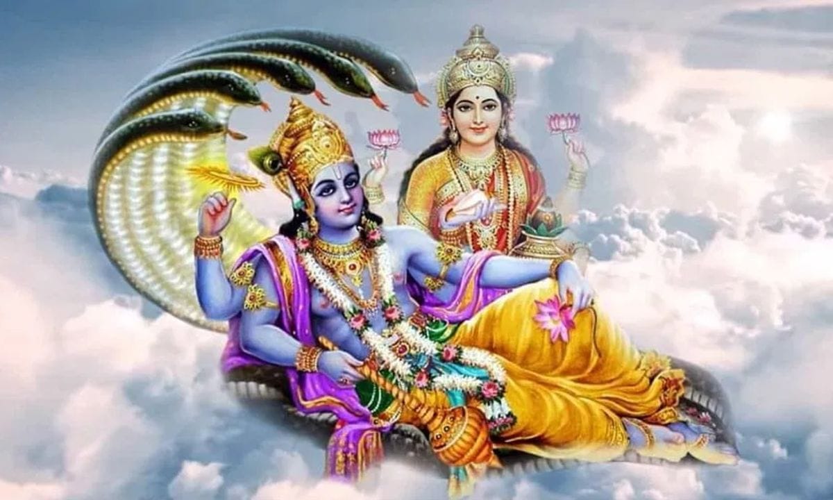 പുതുവർഷത്തിനു മുന്നോടിയായി ഡിസംബർ അവസാനത്തോടെ വരുന്ന ഒരു ഏകാദശിയാണ് തൃപ്രയാർ ഏകാദശി. കേരളത്തിലാണ് ഇത് പ്രധാനമായും ആഘോഷിക്കപ്പെടുന്നത്. തൃശ്ശൂർ ജില്ലയിലെ പ്രശസ്തമായ ശ്രീരാമ ക്ഷേത്രമായ തൃപ്രയാർ ശ്രീരാമ ക്ഷേത്രത്തിൽ ആചരിക്കുന്ന ഒരു പ്രധാനപ്പെട്ട ഉത്സവം കൂടിയാണ് ഇത്. (PHOTO: FACEBOOK/TV9 MALAYALAM)