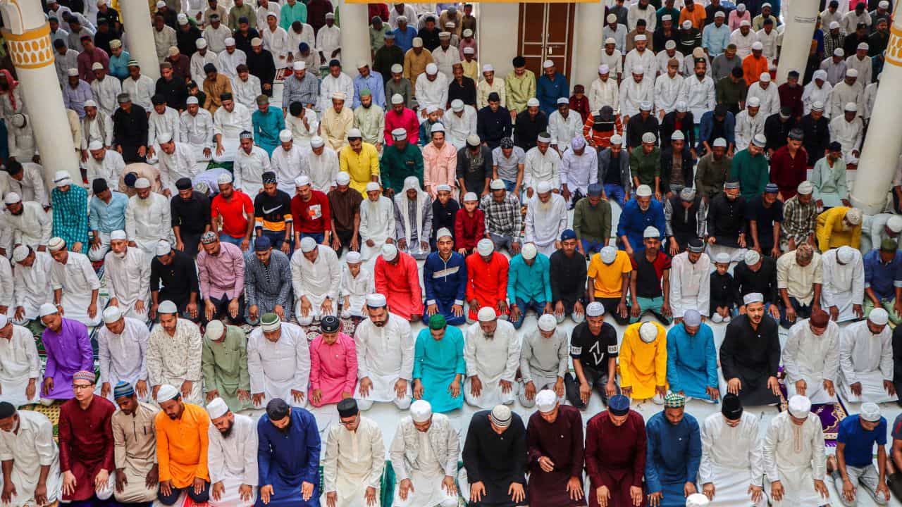 UAE Friday Prayer: സമയം തെറ്റി പള്ളിയില്‍ പോകേണ്ട; യുഎഇയിലെ വെള്ളിയാഴ്ച നിസ്‌കാര സമയം മാറുന്നു