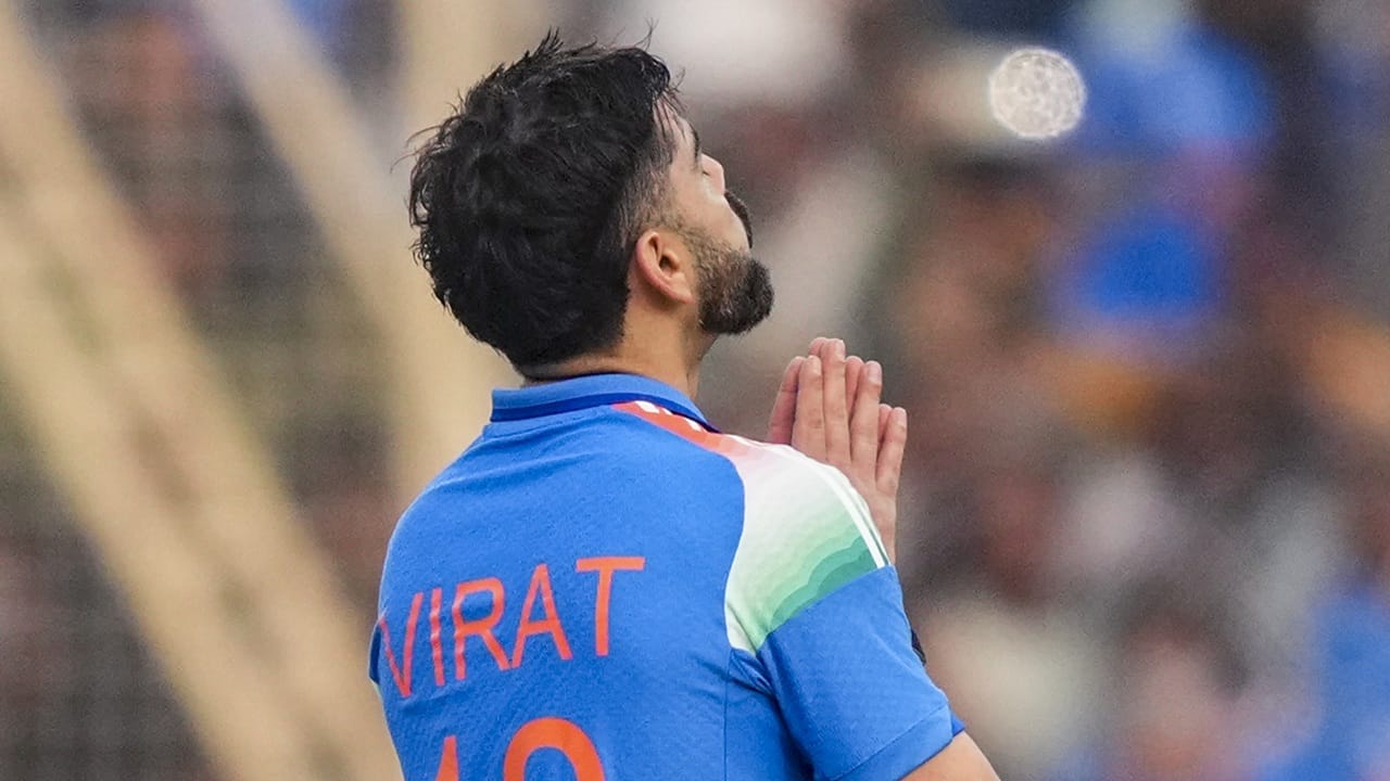 റാഞ്ചിയില് 120 പന്തില് 135 റണ്സാണ് കോഹ്ലി നേടിയത്. 11 ഫോറും ഏഴ് സിക്സറും പായിച്ചു. കോഹ്ലിയായിരുന്നു കളിയിലെ താരം (Image Credits: PTI)