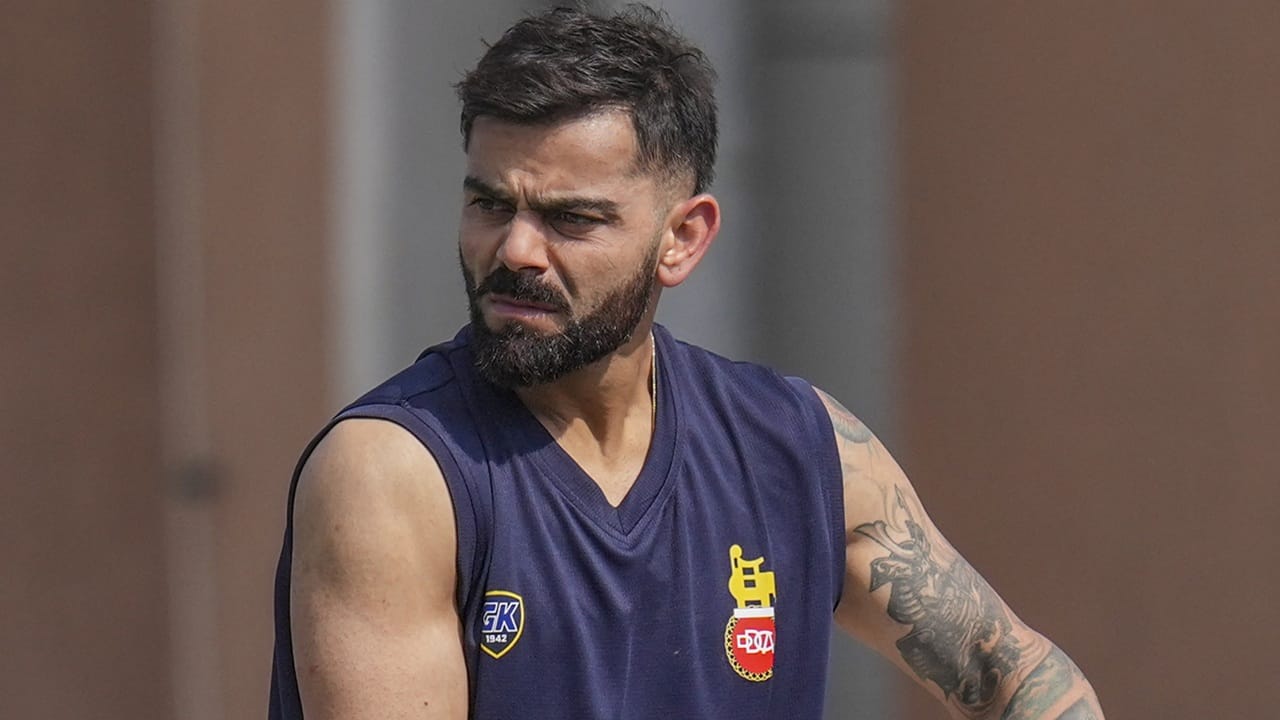 57 സെഞ്ച്വറികളും 84 അർദ്ധ സെഞ്ച്വറികളും താരം ലിസ്റ്റ് എ ക്രിക്കറ്റില്‍ സ്വന്തമാക്കി. ദേശീയ ടീമിനായി മിന്നും ഫോമിലായിരുന്നു താരം. ജനുവരി 11 ന് ആരംഭിക്കുന്ന ന്യൂസിലന്‍ഡിനെതിരായ പരമ്പരയിലാണ് താരം ഇനി ഇന്ത്യന്‍ കുപ്പായത്തില്‍ കളിക്കുക  (Image Credits: PTI)