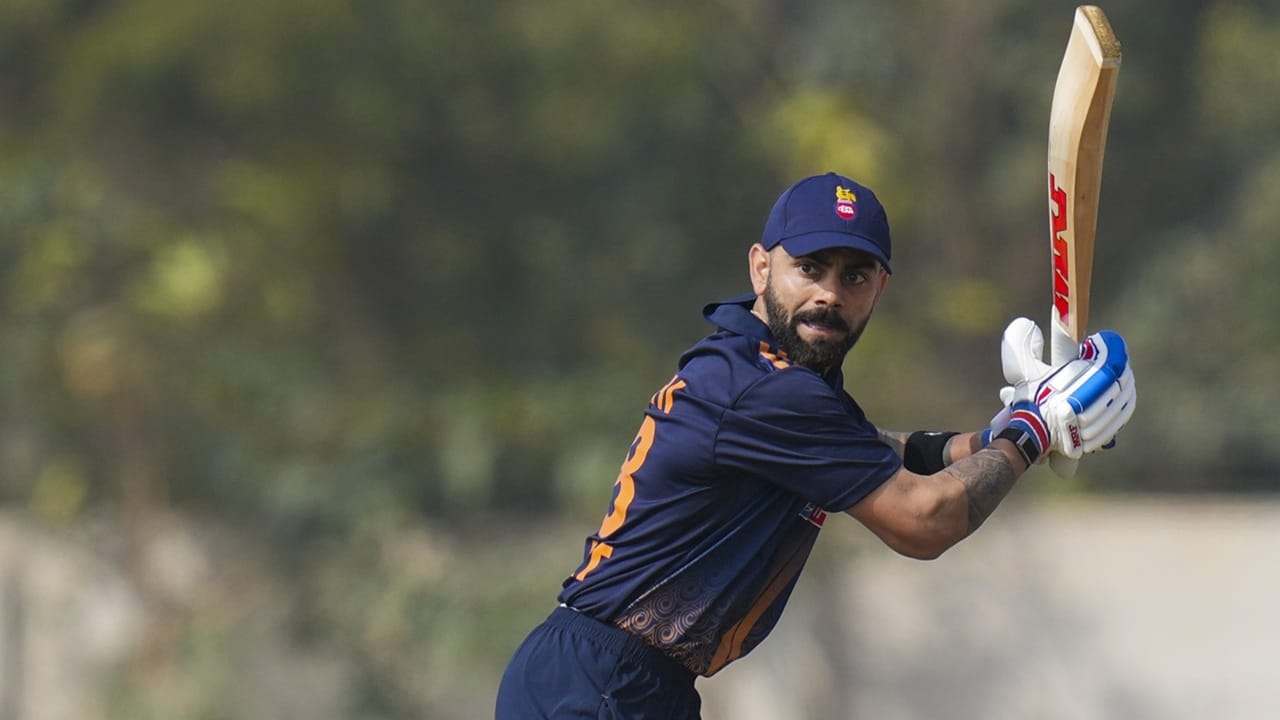 ഗ്രൂപ്പ് ഘട്ടത്തിലെ ആദ്യ മത്സരത്തില്‍ താരം സെഞ്ചുറി നേടിയിരുന്നു. ആന്ധ്രാപ്രദേശിനെതിരെ നടന്ന മത്സരത്തില്‍ 101 പന്തില്‍ 131 റണ്‍സാണ് താരം നേടിയത്. 14 ഫോറും, മൂന്ന് സിക്‌സറും പായിച്ചു  (Image Credits: PTI)