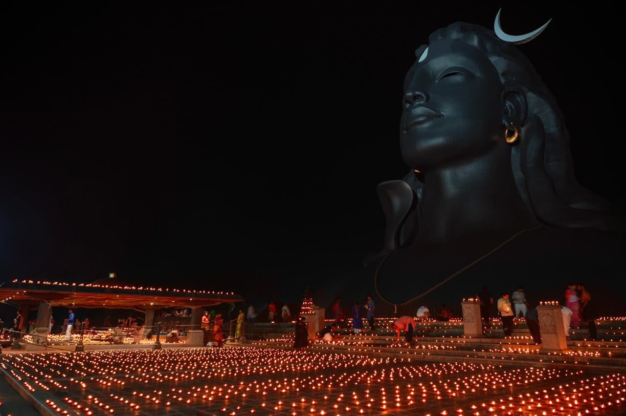 തമിഴ്നാടിന് പുറമെ കേരളത്തിലും ആന്ധ്ര പ്രദേശിലെ ചില ഇടങ്ങളിലാണ് കാർത്തിക ദീപം ആചരിക്കാറുള്ളത്.