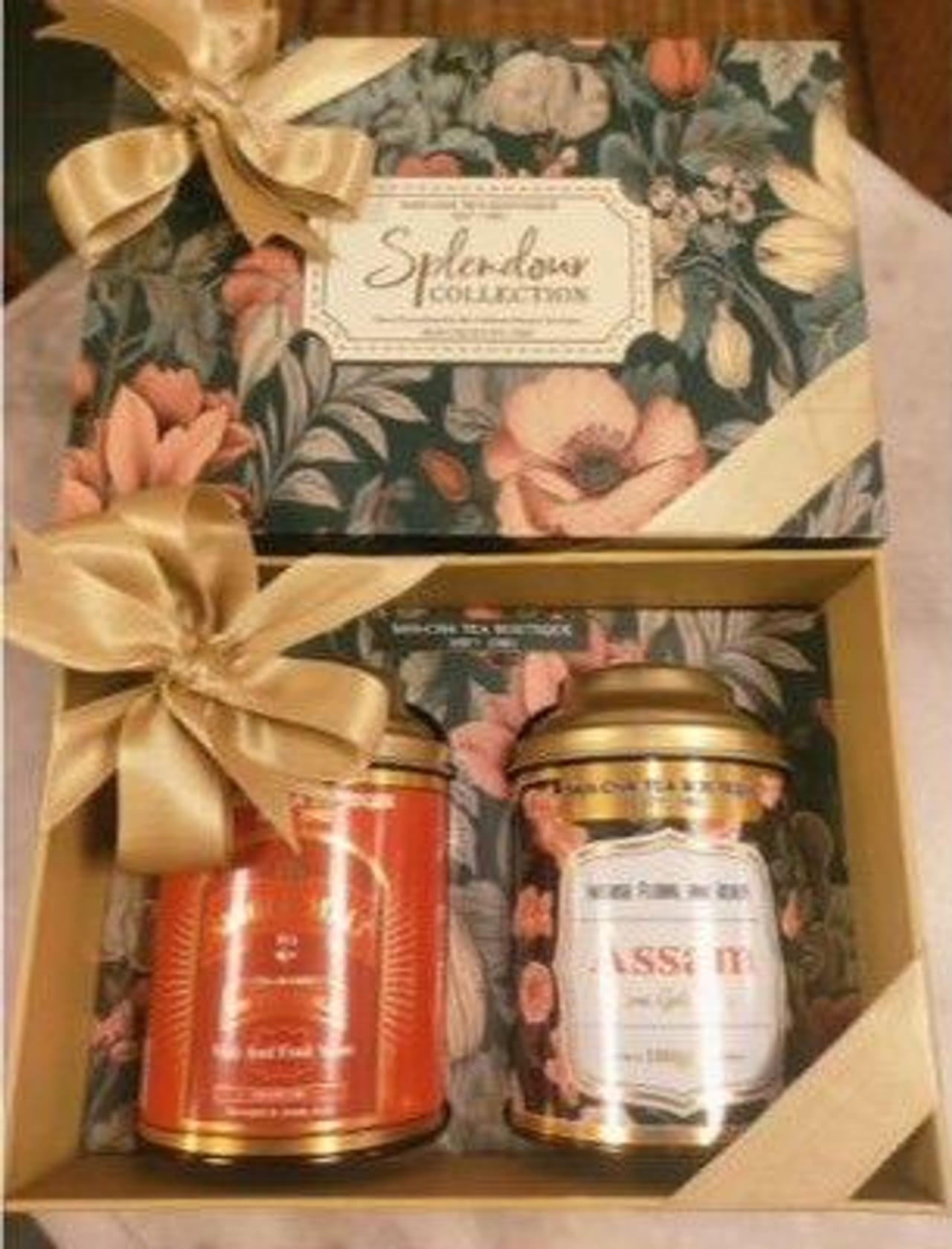 ബ്രഹ്മപുത്രയുടെ തീരങ്ങളിൽ നിന്നും വിളവെടുത്ത ആസം തെയില. ഇന്ത്യയിലെ ഏറ്റവും മൂല്യമേറിയ തെയിൽ ഉത്പനങ്ങളിൽ ഒന്നാണിത്