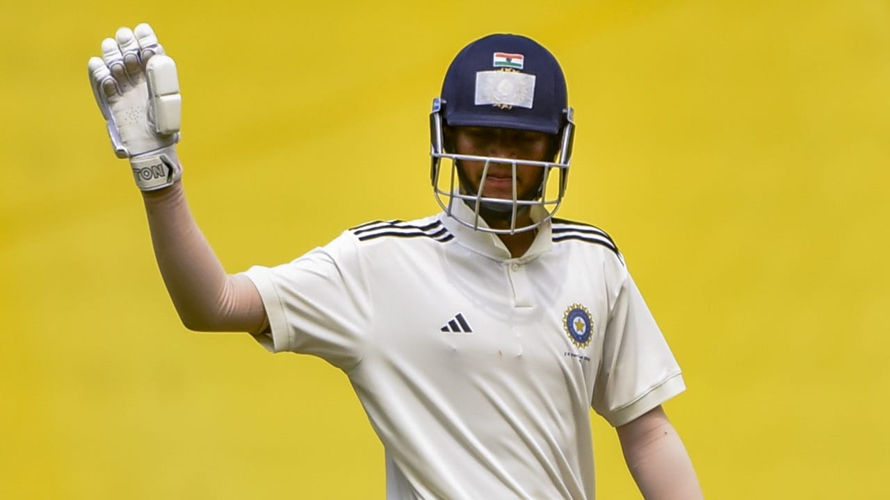 യാഷ് ധുളും ഇത്തവണ അണ്‍സോള്‍ഡായി. ഡല്‍ഹി പ്രീമിയല്‍ ലീഗില്‍ താരം മികച്ച പ്രകടനം പുറത്തെടുത്തിരുന്നു. 30 ലക്ഷമായിരുന്നു അടിസ്ഥാനത്തുക (Image Credits: PTI)