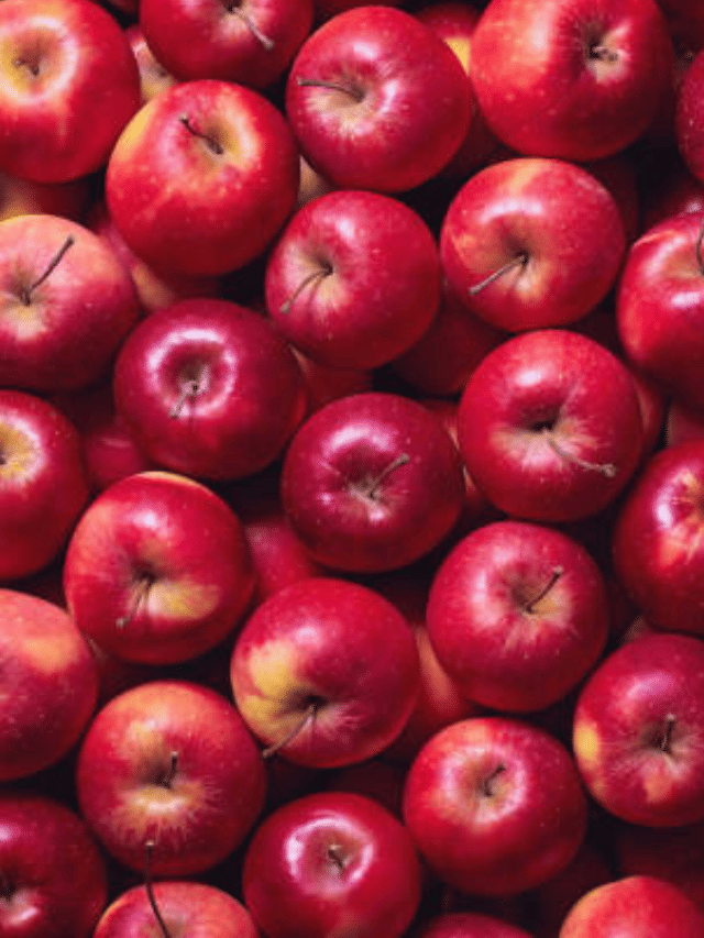 ആപ്പിൾ ഇങ്ങനെ കഴിച്ചാൽ മരണം! ഉള്ളിലുള്ളത് സയനൈഡ്