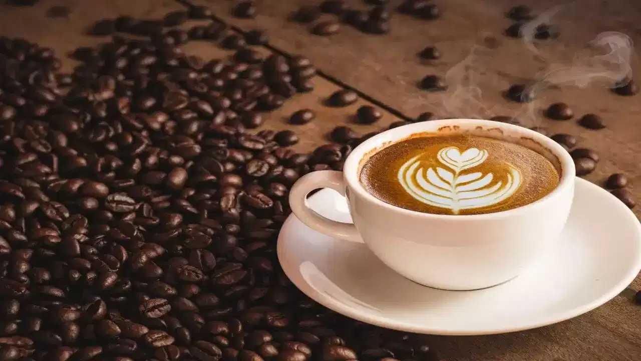 Coffee and bipolar disorder: നാലുകപ്പ് കാപ്പിയ്ക്ക് ബൈപോളാർ രോ​ഗികളിൽ ഇത്രയ്ക്ക് മാറ്റം വരുത്താനാകുമോ