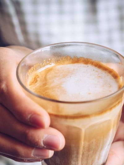 പെട്ടെന്ന് ഉറക്കം പോകാൻ ബെസ്റ്റ് ചായയോ കാപ്പിയോ