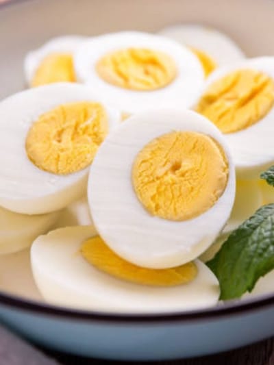 മുട്ടയും പാലും ഒരുമിച്ച് കഴിക്കാമോ! ഏതാണ് മികച്ചത്