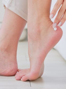 കാൽപാദം കല്ലിൽ ഉരയ്ക്കുന്നത് നല്ലതോ? ശ്രദ്ധിക്കണം