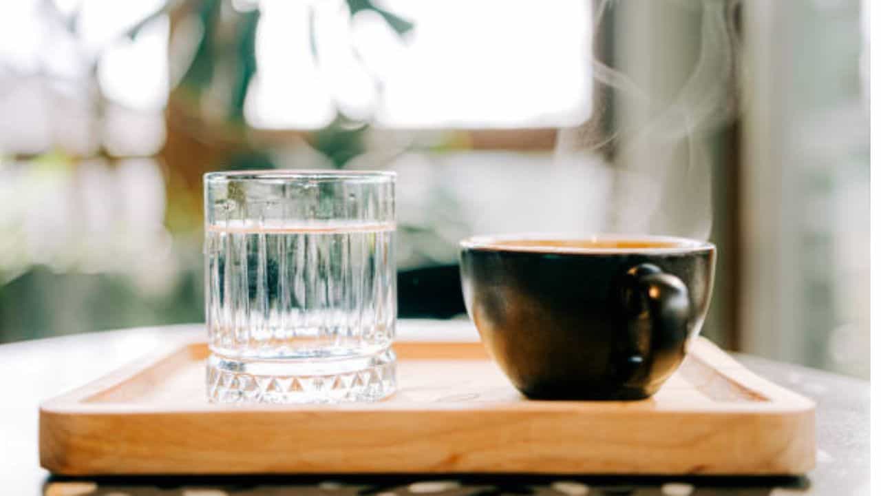 Morning Routine: വെറും വയറ്റിൽ കുടിക്കേണ്ടത് ചൂടുവെള്ളം; കാരണം എന്താണെന്ന് അറിയണ്ടേ... Morning Routine: വെറും വയറ്റിൽ കുടിക്കേണ്ടത് ചൂടുവെള്ളം; കാരണം എന്താണെന്ന് അറിയണ്ടേ...