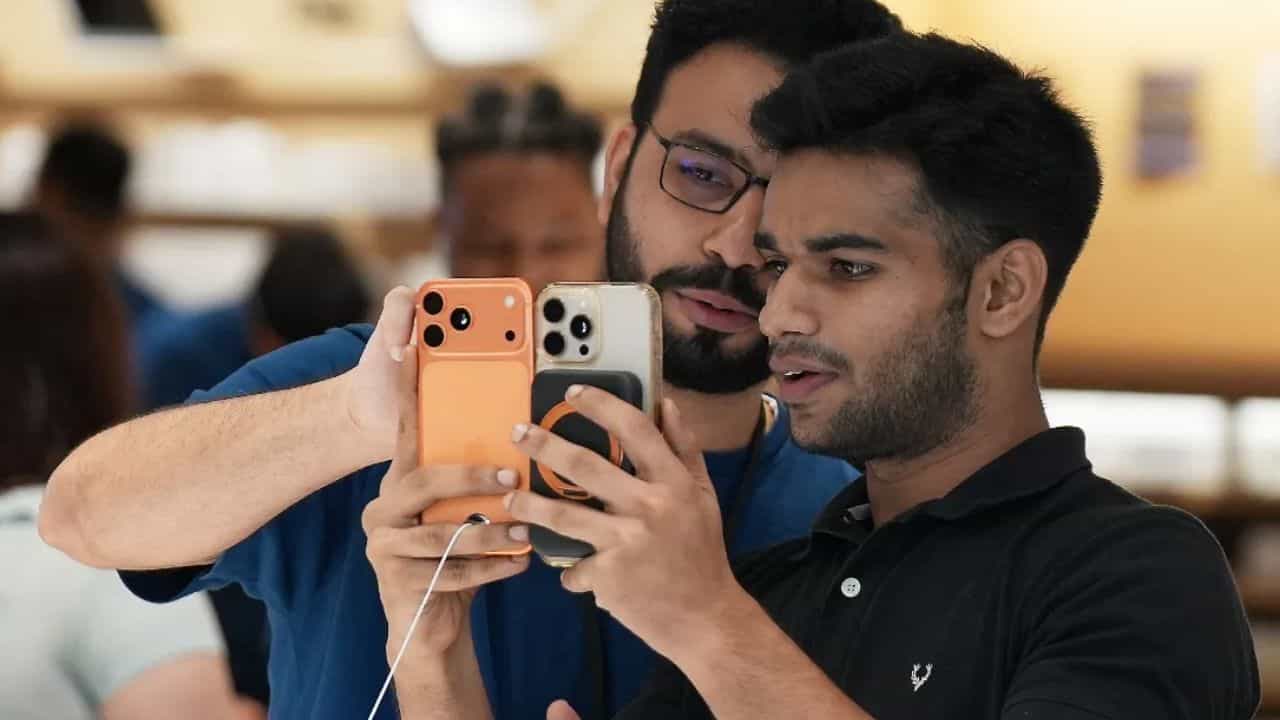 iPhone Air 2 : നേരത്തെ വരുമായിരുന്ന ആ ഐഫോൺ മോഡൽ എപ്പോൾ? ലോഞ്ചിംഗ് തീയ്യതി പുറത്ത് iPhone Air 2 : നേരത്തെ വരുമായിരുന്ന ആ ഐഫോൺ മോഡൽ എപ്പോൾ? ലോഞ്ചിംഗ് തീയ്യതി പുറത്ത്