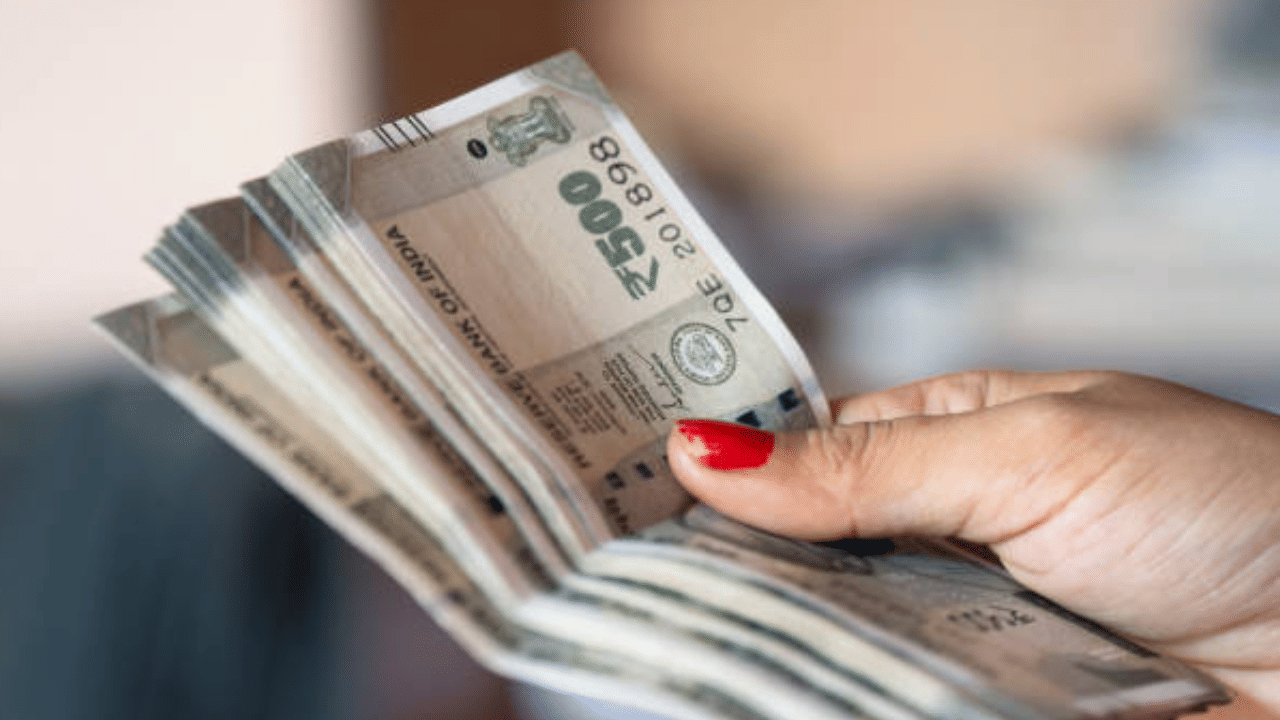 8th Pay Commission: ജനുവരി 1 മുതൽ ജീവനക്കാർക്ക് കുടിശ്ശിക ലഭിക്കുമോ? പുതിയ റിപ്പോർട്ടുകൾ പുറത്ത്