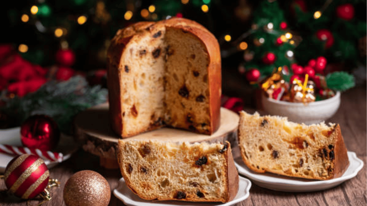 കറുത്ത ഉണക്കമുന്തിരി: ¼ കപ്പ്, പ്ലം: ¼ കപ്പ്, ആപ്രിക്കോട്ട്: ¼ കപ്പ്, ഈത്തപ്പഴം: ¼ കപ്പ്, ഉണക്ക അത്തിപ്പഴം: ¼ കപ്പ്, ക്രാൻബെറി: ¼ കപ്പ്, റം (അല്ലെങ്കിൽ ഓറഞ്ച് ജ്യൂസ്): 100 മില്ലി, പുതിയ ഓറഞ്ച് ജ്യൂസ്: 300 മില്ലി, തൈര്: 240 മില്ലി, എണ്ണ അല്ലെങ്കിൽ മൃദുവായ വെണ്ണ: ¾ കപ്പ്, വാനില എക്സ്ട്രാക്റ്റ്: 1 ടീസ്പൂൺ 
