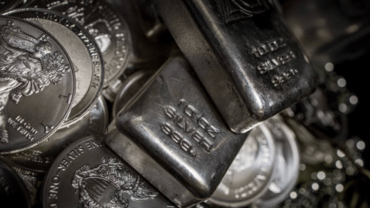 Silver Price: കണ്ടത് വെറും ട്രെയിലർ, വെള്ളി കുതിക്കുന്നത് 2026ൽ; മൂന്ന് ലക്ഷത്തിലെത്താൻ ദൂരം അധികമില്ല!