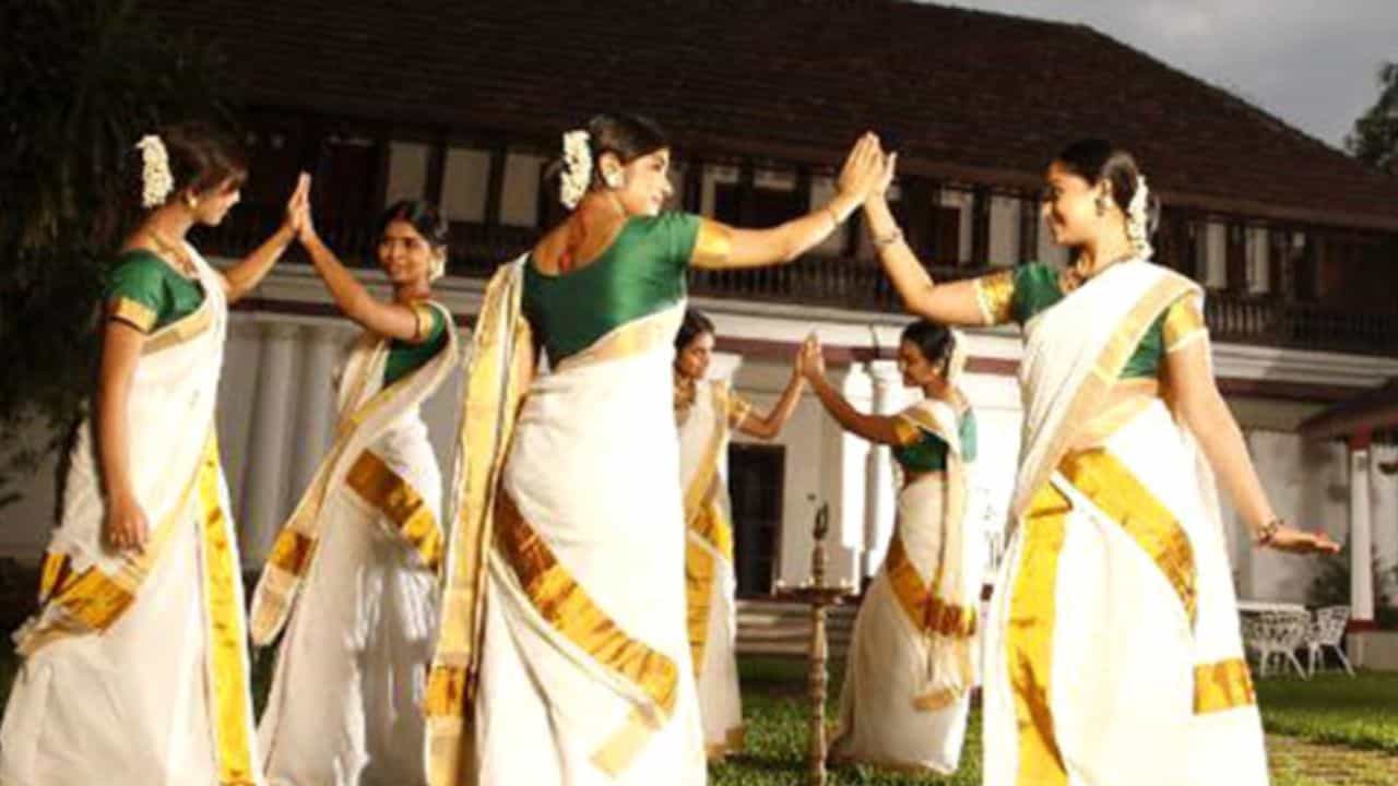 Thiruvathira song: പാർവണേന്ദു മുഖി... സിനിമയ്ക്കായി ജനിച്ച് തിരുവാതിരയുടെ സ്വന്തമായ ഒരു പാട്ട്