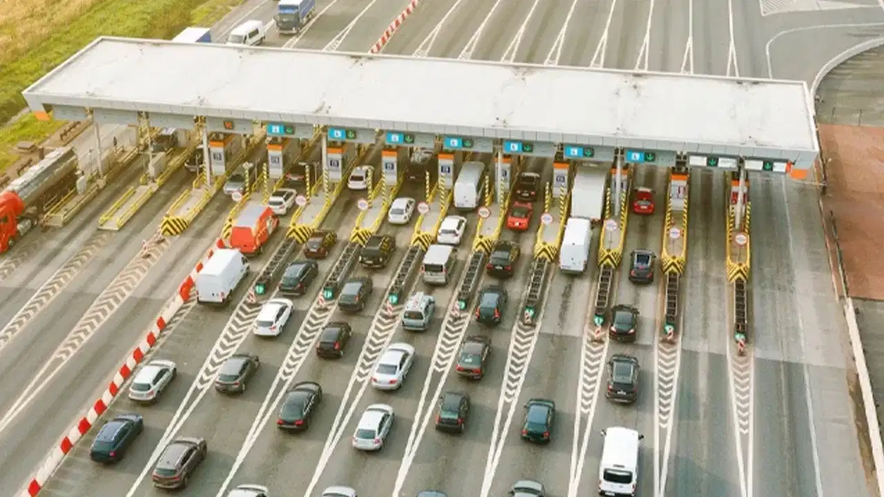 Vengalam-Ramanattukara Toll Plaza: പുതുവർഷത്തിൽ പുതിയ ടോൾ പിരിവ് തുടങ്ങും, ഒളവണ്ണ ടോൾ പ്ലാസയുടെ നിരക്കുകൾ ഇതാ Vengalam-Ramanattukara Toll Plaza: പുതുവർഷത്തിൽ പുതിയ ടോൾ പിരിവ് തുടങ്ങും, ഒളവണ്ണ ടോൾ പ്ലാസയുടെ നിരക്കുകൾ ഇതാ