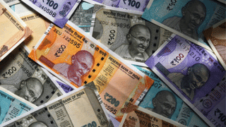 Kerala Gold Rate: പിന്നെയും കൂടി…. സ്വർണം വാങ്ങാൻ ഉടനെയൊന്നും പറ്റില്ല, ചരിത്ര വില കീഴടക്കി പൊന്നിന്റെ കുതിപ്പ്