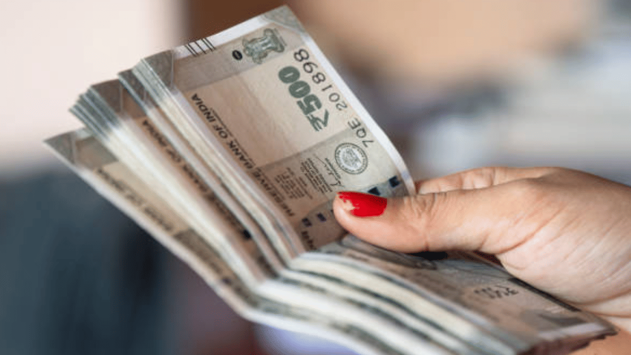 8th Pay Commission: ശമ്പളം മാത്രമല്ല, പെൻഷനും കൂടും; ക്ഷാമബത്തയിലും മാറ്റം, ജീവനക്കാർ കാത്തിരിക്കുന്നത് എന്ത്?