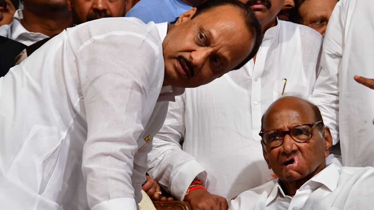 Ajit Pawar: മഞ്ഞുരുകൽ പൂർത്തിയാകാതെ മടക്കയാത്ര; വിമാനത്തിന്റെ അവശിഷ്ടങ്ങൾക്കിടയിൽ എരിഞ്ഞടങ്ങിയത് ആ പുനഃസമാഗമം