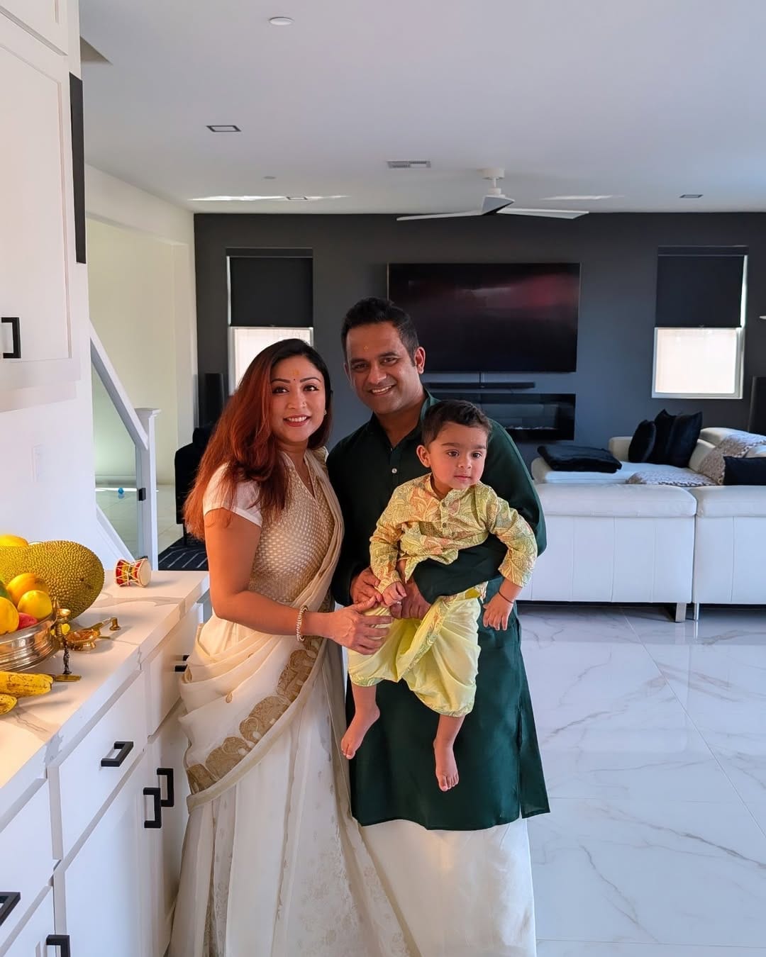 സീരിയൽ വിട്ട് യുഎസ്സിലേക്ക് പോയതിൽ താൻ വളരെ ഹാപ്പിയാണെന്നാണ് നടി പറയുന്നത്. കേരളത്തിലായിരിക്കുമ്പോൾ ജീവിതത്തിൽ പ്രൈവസി ഉണ്ടായിരുന്നില്ല. കേരളത്തിലായിരിക്കുമ്പോൾ പുറത്തേക്ക് ഇറങ്ങുമ്പോൾ നല്ല ഡ്രെസ് ധരിച്ച് നന്നായി ഒരുങ്ങി വേണം ഇറങ്ങാൻ.