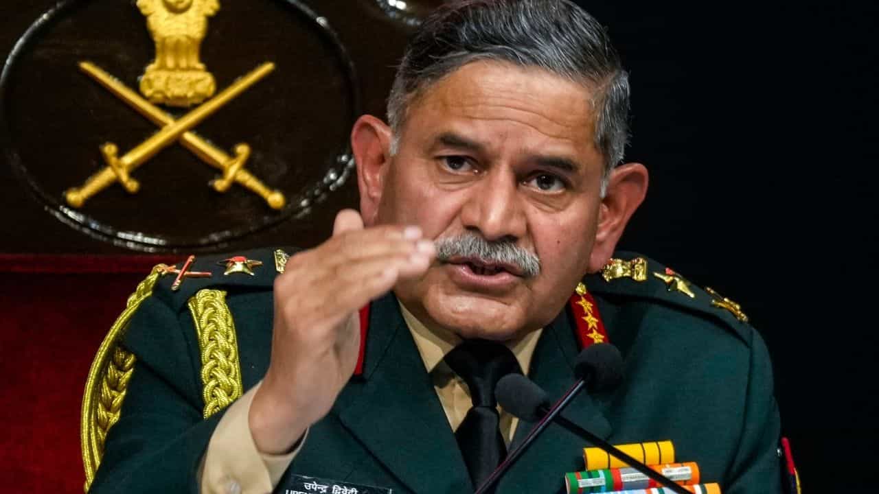 Army Chief Upendra Dwivedi: ‘അതിർത്തിയിലും നിയന്ത്രണ രേഖയ്ക്കു സമീപവും ഭീകരരുടെ ക്യാമ്പുകൾ‘; കരസേനാ മേധാവി