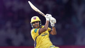 മുന്നില്‍ നിന്ന് നയിച്ച് ലിച്ച്ഫീല്‍ഡ്; തകര്‍ത്തടിച്ച് ആശ ശോഭന