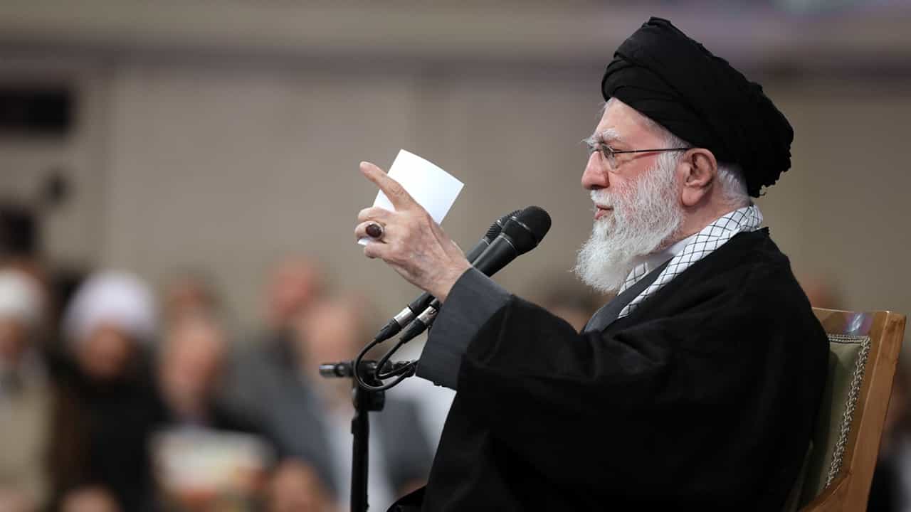 Iran Protest: ഒടുവില് അക്കാര്യം ഖമേനിയും അംഗീകരിച്ചു; ആയിരക്കണക്കിന് പേര് കൊല്ലപ്പെട്ടെന്ന് ഇറാന്റെ പരമോന്നത നേതാവ് Iran Protest: ഒടുവില് അക്കാര്യം ഖമേനിയും അംഗീകരിച്ചു; ആയിരക്കണക്കിന് പേര് കൊല്ലപ്പെട്ടെന്ന് ഇറാന്റെ പരമോന്നത നേതാവ്