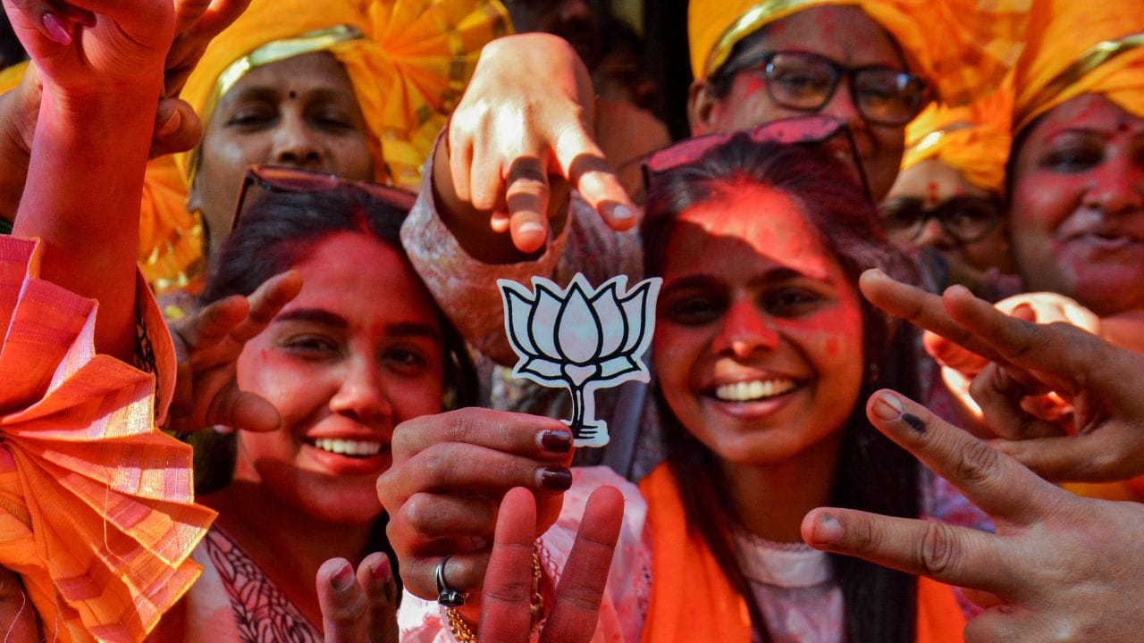 കോണ്‍ഗ്രസിന് വേണ്ടി മാത്രമല്ല, ബിജെപിക്കായും കനഗോലു കളത്തിലിറങ്ങിയിട്ടുണ്ട്. മക്കിന്‍സി എന്ന ആഗോള കണ്‍സള്‍ട്ടിങ് കമ്പനിയിലായിരുന്നു നേരത്തെ സുനിലിന്റെ ജോലി. ഇവിടെ നിന്നാണ് ബിജെപിയുടെ പ്രചാരണ പരിപാടികള്‍ക്കായി അദ്ദേഹം പ്രവര്‍ത്തിച്ചത്. ഉത്തര്‍പ്രദേശ്, ഉത്തരാഖണ്ഡ്, ഹിമാചല്‍ പ്രദേശ്, ഗുജറാത്ത് തുടങ്ങിയ സംസ്ഥാനങ്ങളിലെ വിജയത്തിന് ബിജെപിയെ സഹായിച്ചത് കനഗോലുവിന്റെ തന്ത്രങ്ങള്‍ തന്നെയാണ്. 

