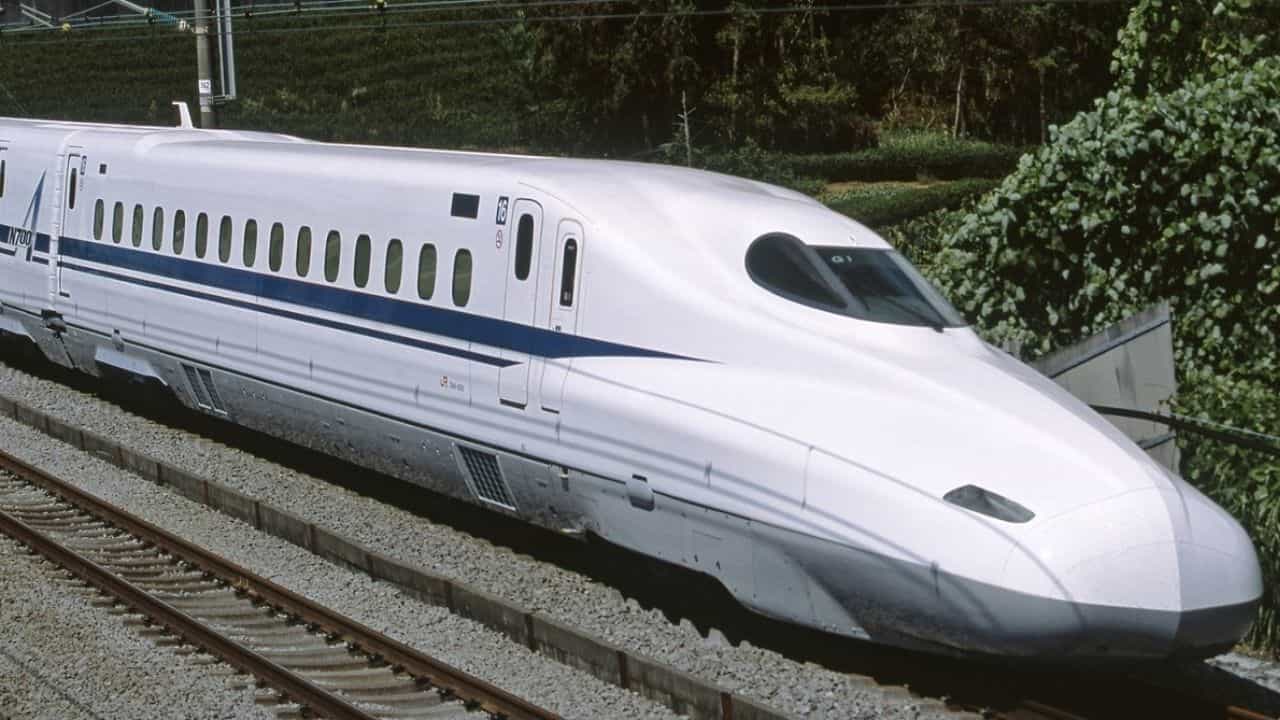 Bullet Train Features: കാത്തുനിക്കണ്ട കൃത്യസമയത്ത് എത്തും, അതീവ സുരക്ഷ, അത്യാധുനിക സാങ്കേതികവിദ്യ; ബുള്ളറ്റ് ട്രെയിനിൻ്റെ പ്രത്യേകതകൾ Bullet Train Features: കാത്തുനിക്കണ്ട കൃത്യസമയത്ത് എത്തും, അതീവ സുരക്ഷ, അത്യാധുനിക സാങ്കേതികവിദ്യ; ബുള്ളറ്റ് ട്രെയിനിൻ്റെ പ്രത്യേകതകൾ