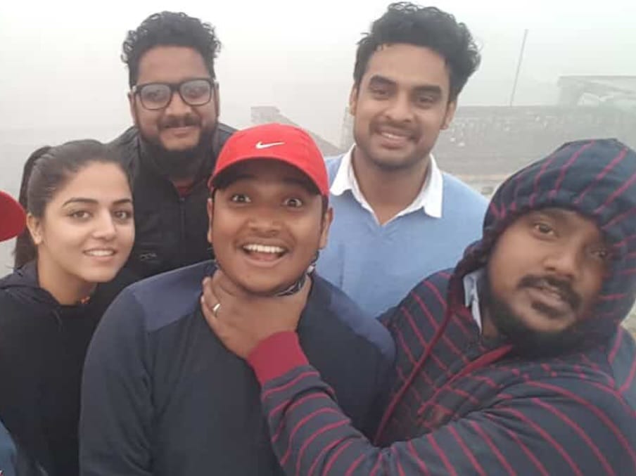  'കടുത്ത ചങ്ങാതി ആയിപ്പോയില്ലേ ഇതിലും വലിയ ബർത്ഡേ ട്രീറ്റ് കിട്ടാനില്ല', 'ഇതിലും മികച്ച പിറന്നാൾ ആശംസകൾ സ്വപ്നങ്ങളിൽ മാത്രം', 'അപ്പൊ തിരിച്ചു വലിയ പണി മേടിക്കാന്‍ ഒരുങ്ങിക്കോ', 'ഇങ്ങനെ ഒരു നൻപനെ ലോകത്ത് ആർക്കും കൊടുക്കല്ലേ'- എന്നൊക്കെയാണ് പോസ്റ്റിന് താഴെ നിറയുന്ന കമന്റുകൾ.
