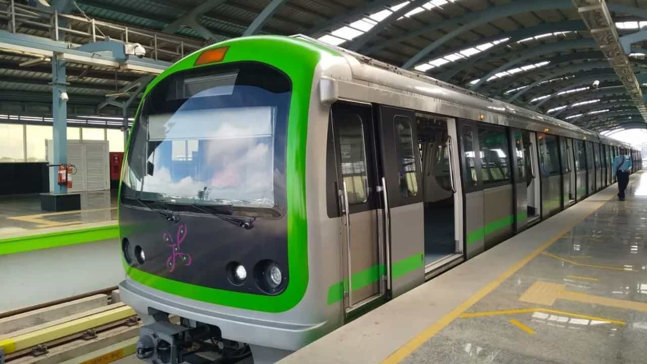 Bengaluru Metro: മെട്രോ ടിക്കറ്റ് വില വർധിപ്പിക്കുന്നത് അശാസ്ത്രീയമായി; പുനപരിശോധിക്കണമെന്ന് തേജസ്വി സൂര്യ