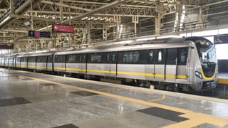 Vande Bharat Express vs. Hydrogen Train: മുന്നിൽ രണ്ട് ഓപ്ഷൻ, വന്ദേഭാരതും ഹൈഡ്രജൻ ട്രെയിനും…. വേ​ഗതയുടെ തമ്പുരാനാര്?